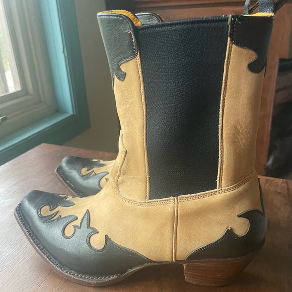 Vintage full grain and suede western boots, tan and black size 7 - Picture 3 of 4